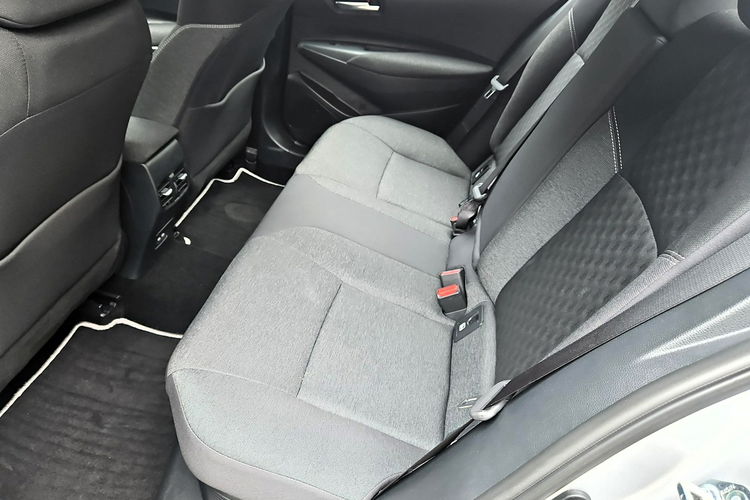 Toyota Corolla 1.8 HSD 140KM COMFORT TECH, salon Polska zdjęcie 11