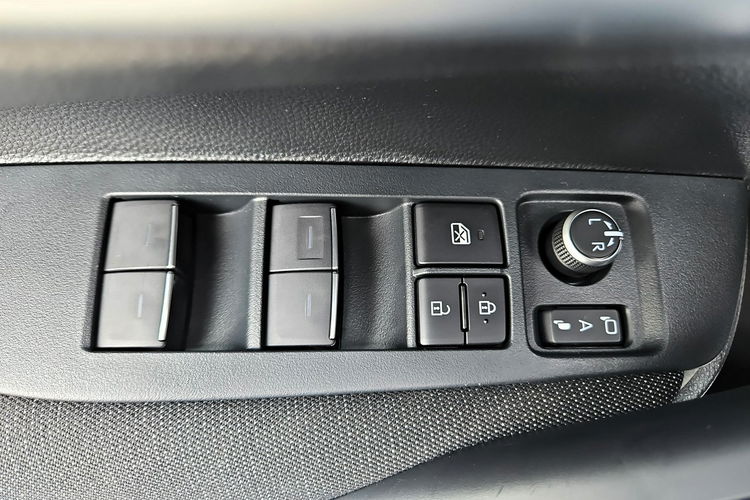 Toyota Corolla 1.8 HSD 140KM COMFORT TECH, salon Polska zdjęcie 19