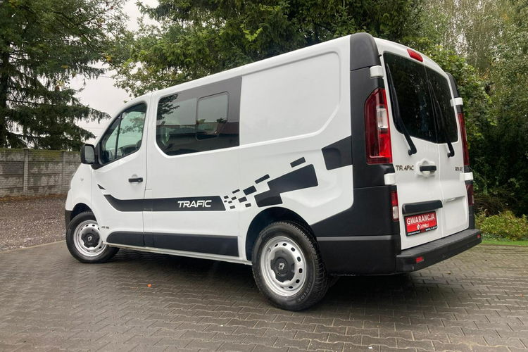 Renault Trafic 2015 1.6 115 km 195 650 km Brygadówka 6 osobowy zdjęcie 2