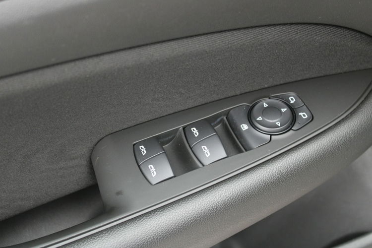 Opel Insignia 165HP EnJoy krajowa f-vat Gwarancja zdjęcie 12