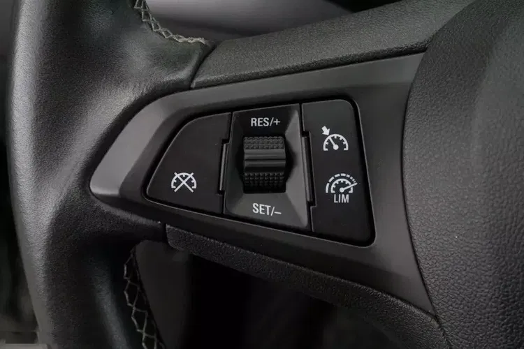 Opel Astra zdjęcie 17