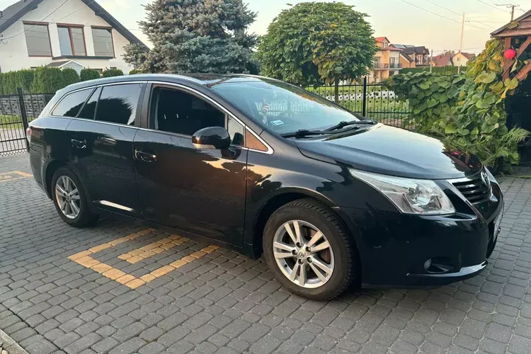 Toyota Avensis zdjęcie 3