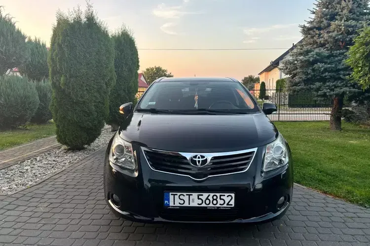 Toyota Avensis zdjęcie 4