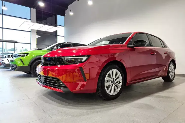 Opel Astra zdjęcie 4