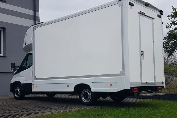 Iveco Daily KONTENER NISKOPODŁOGOWY 4.43x2.23x2.42 SKLEP FOODTRUCK KAMPER KLIMA zdjęcie 28