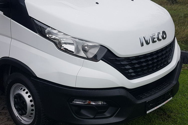 Iveco Daily KONTENER NISKOPODŁOGOWY 4.43x2.23x2.42 SKLEP FOODTRUCK KAMPER KLIMA zdjęcie 31