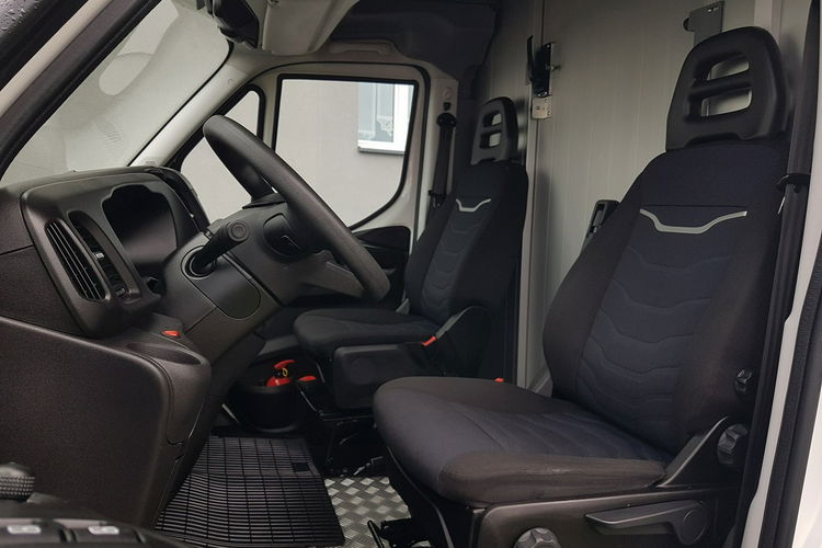 Iveco Daily KONTENER NISKOPODŁOGOWY 4.43x2.23x2.42 SKLEP FOODTRUCK KAMPER KLIMA zdjęcie 7