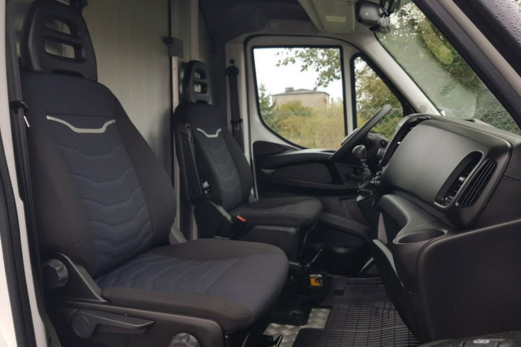 Iveco Daily KONTENER NISKOPODŁOGOWY 4.43x2.23x2.42 SKLEP FOODTRUCK KAMPER KLIMA zdjęcie 8