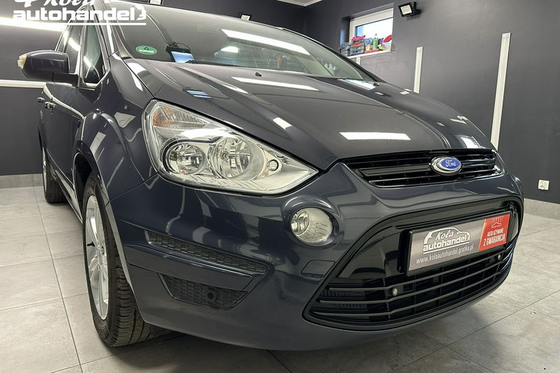 samochód osobowy Ford zdjęcie 1