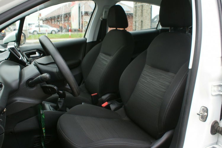 Peugeot 208 zdjęcie 10