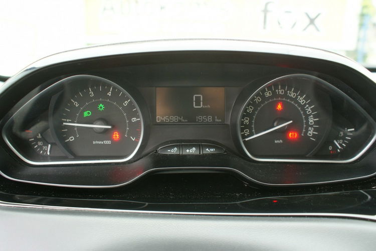 Peugeot 208 zdjęcie 22