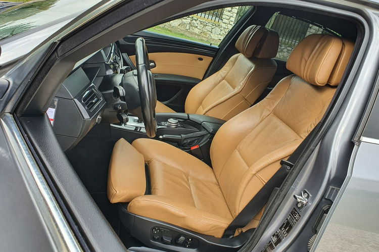 BMW 530 LCI # 3.0i 272KM # Automat # Navi CIC # Komforty # Mpakiet # Serwis zdjęcie 6