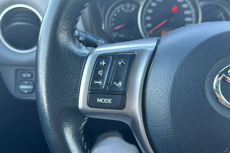 Toyota Yaris navi, klima, kamera, gwarancja zdjęcie 16