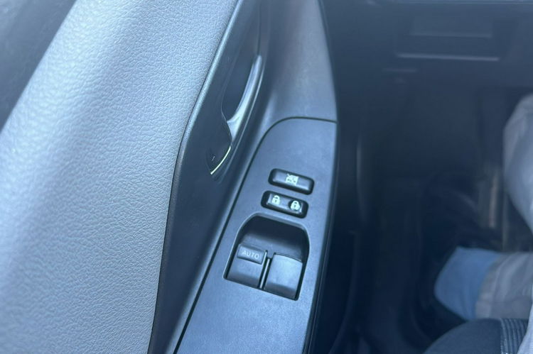 Toyota Yaris navi, klima, kamera, gwarancja zdjęcie 20