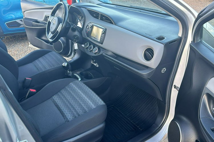 Toyota Yaris navi, klima, kamera, gwarancja zdjęcie 22