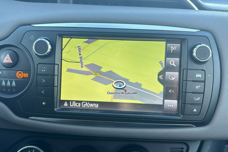 Toyota Yaris navi, klima, kamera, gwarancja zdjęcie 7