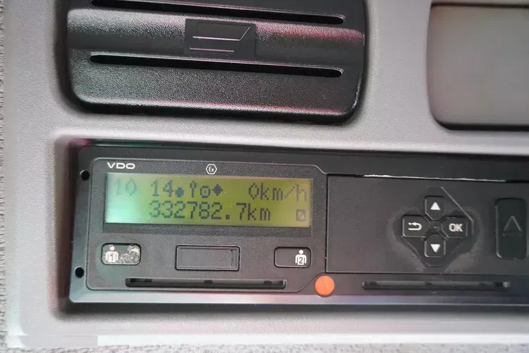 Mercedes Atego E6 818 kontener 15 palet / Winda zdjęcie 24