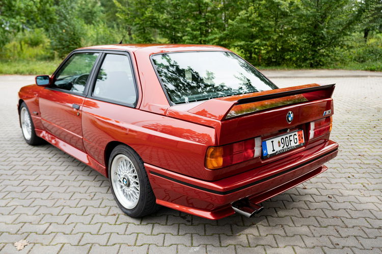 M3 BMW M3 E30 zdjęcie 14