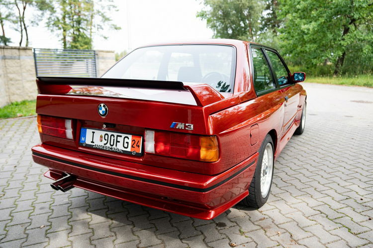 M3 BMW M3 E30 zdjęcie 18