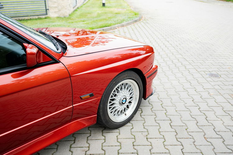 M3 BMW M3 E30 zdjęcie 23