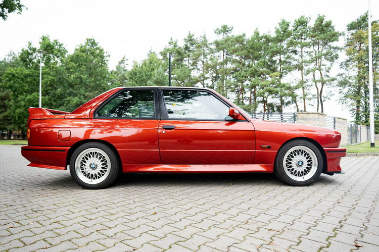 M3 BMW M3 E30 zdjęcie 27
