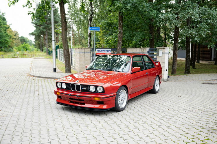M3 BMW M3 E30 zdjęcie 3