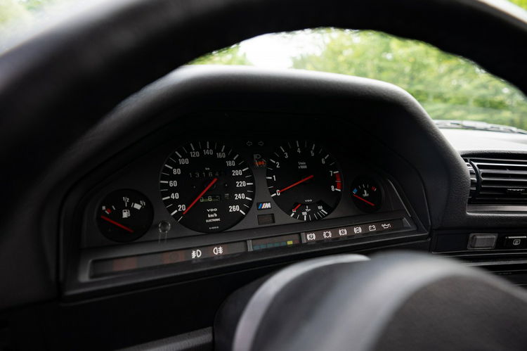M3 BMW M3 E30 zdjęcie 38