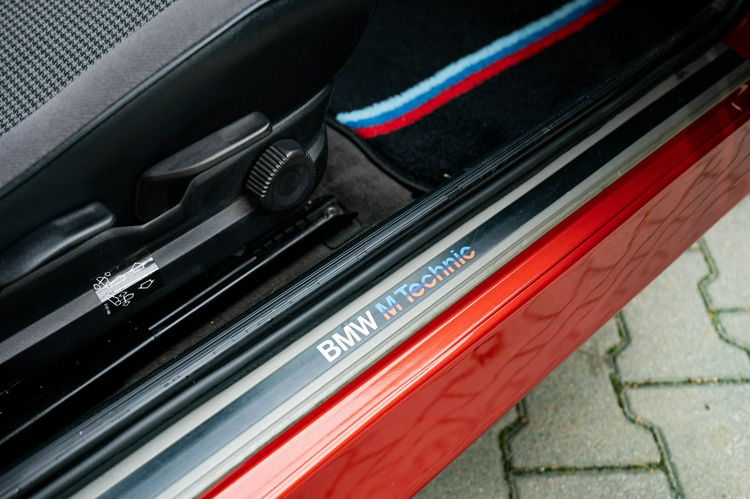 M3 BMW M3 E30 zdjęcie 42