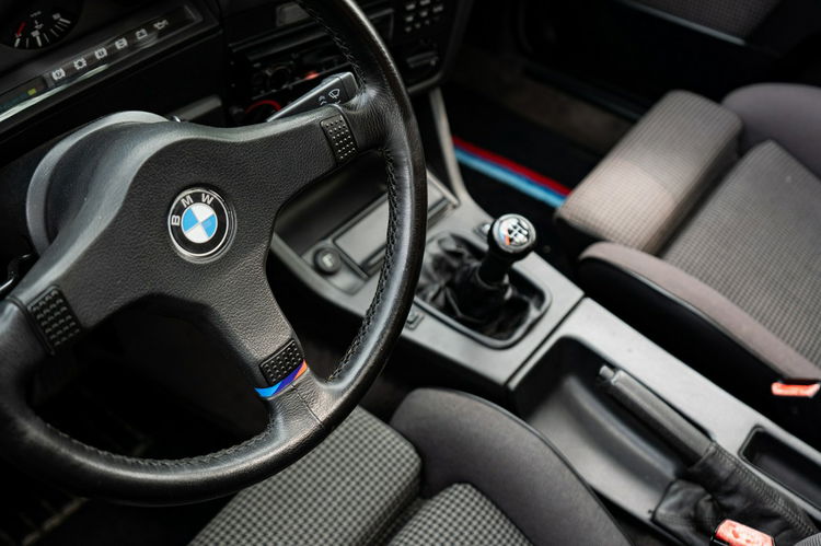 M3 BMW M3 E30 zdjęcie 44