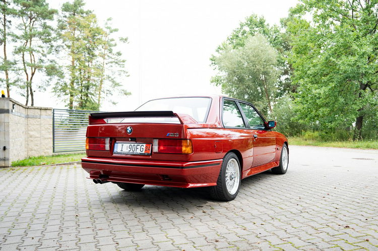 M3 BMW M3 E30 zdjęcie 8