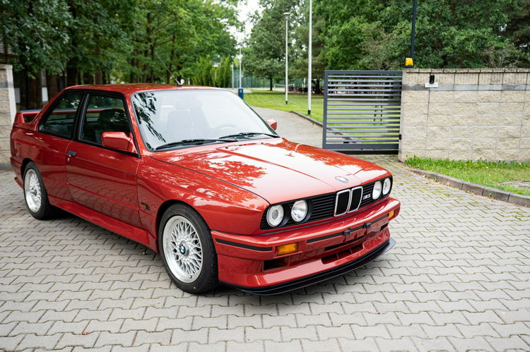M3 BMW M3 E30 zdjęcie 9