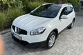 samochód osobowy Nissan zdjęcie 2