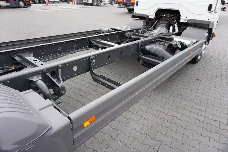 Mercedes ATEGO / 1218 / / MANUAL / RAMA DO ZABUDOWY zdjęcie 14