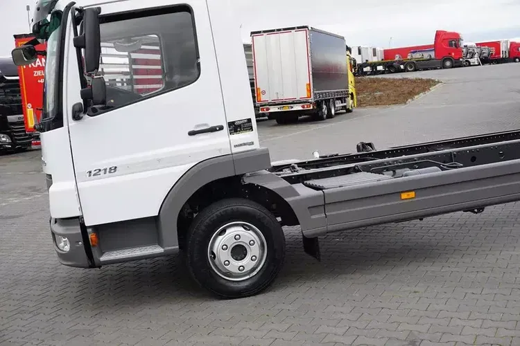 Mercedes ATEGO / 1218 / / MANUAL / RAMA DO ZABUDOWY zdjęcie 18
