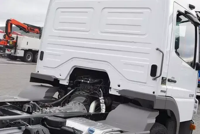 Mercedes ATEGO / 1218 / / MANUAL / RAMA DO ZABUDOWY zdjęcie 38