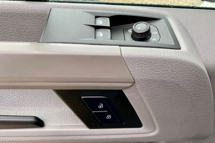 Volkswagen Crafter SALON PL / DOKA 7- OSÓB / VOLL / LEDY / TEMPOMAT / GWARANCJA zdjęcie 18