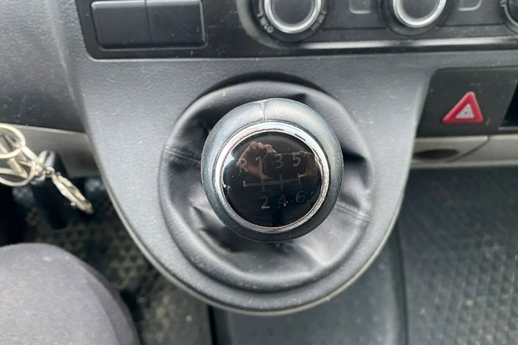 Volkswagen Transporter 2.0 TDI 4x4 nawigacja bogate wyposażenie salon polska 1 rok gwarancji zdjęcie 26