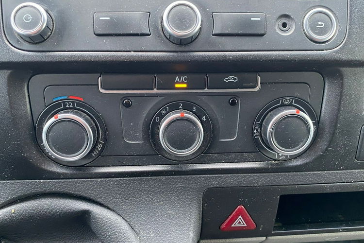 Volkswagen Transporter 2.0 TDI 4x4 nawigacja bogate wyposażenie salon polska 1 rok gwarancji zdjęcie 32