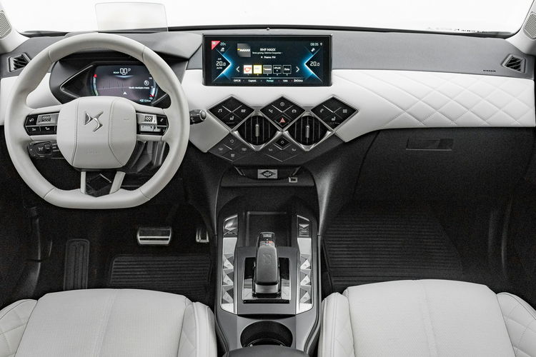 DS Automobiles DS 3 Crossback GD154YR#E-Tense Rivoli Podgrz.f 2 stref klima Kamera 360 SalonPL VAT23 zdjęcie 16