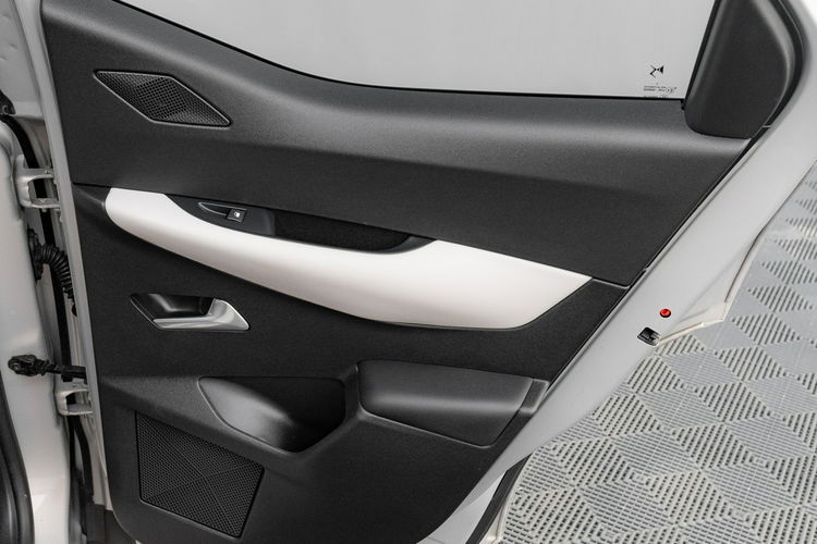 DS Automobiles DS 3 Crossback GD154YR#E-Tense Rivoli Podgrz.f 2 stref klima Kamera 360 SalonPL VAT23 zdjęcie 30