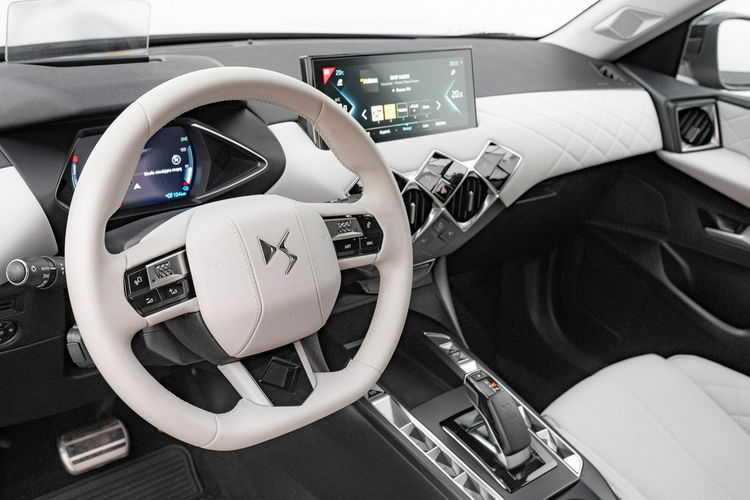 DS Automobiles DS 3 Crossback GD154YR#E-Tense Rivoli Podgrz.f 2 stref klima Kamera 360 SalonPL VAT23 zdjęcie 6