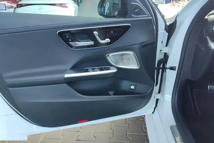 Mercedes Klasa C zdjęcie 15