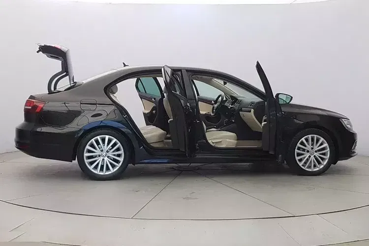 Volkswagen Jetta zdjęcie 10