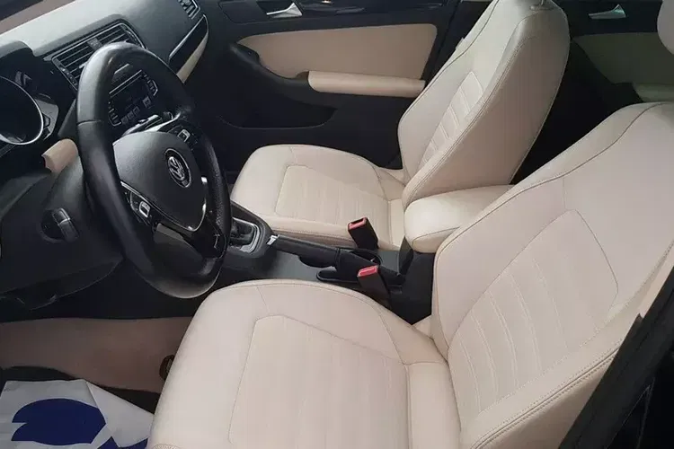 Volkswagen Jetta zdjęcie 19