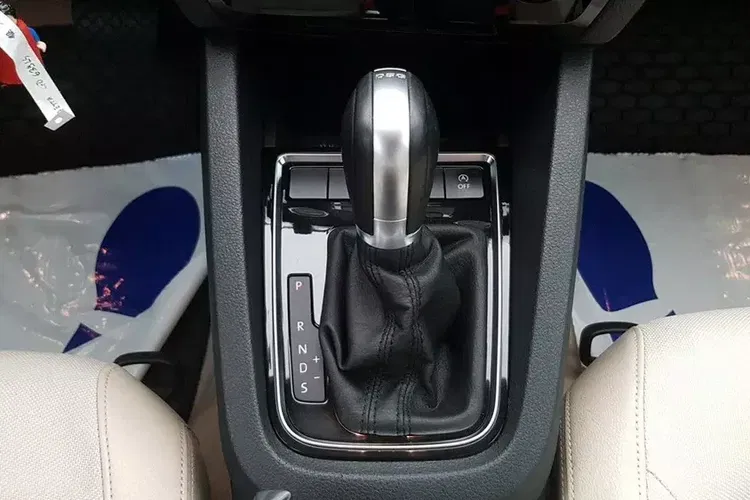 Volkswagen Jetta zdjęcie 22