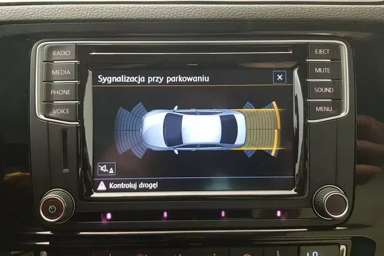 Volkswagen Jetta zdjęcie 26