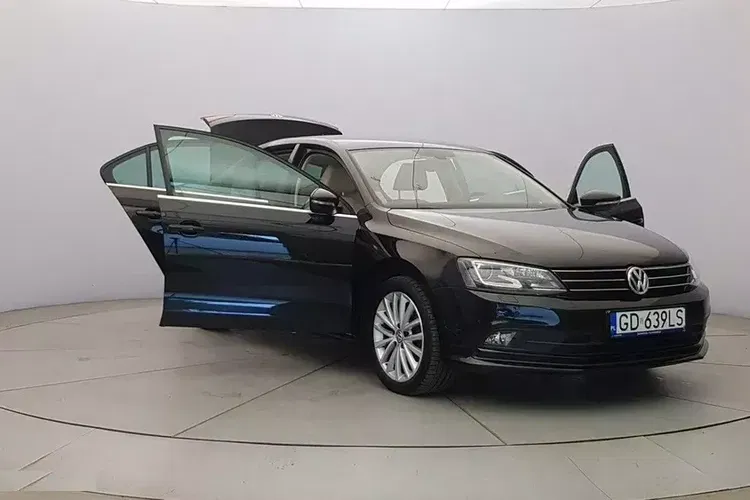 Volkswagen Jetta zdjęcie 8