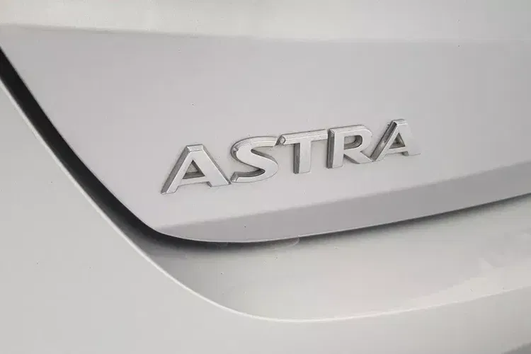 Opel Astra zdjęcie 16