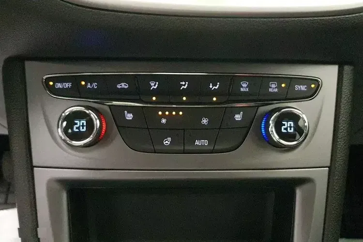 Opel Astra zdjęcie 29