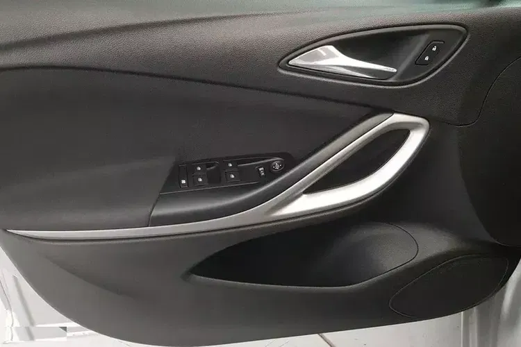 Opel Astra zdjęcie 24